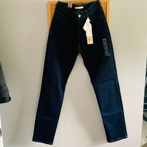 LEVI'S MID RISE SKINNY BRAND NEW!
